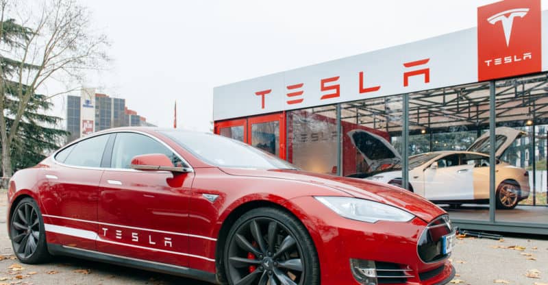 Tesla’s Autopilot in the Spotlight as Video Shows Imminent Accident Avoidance