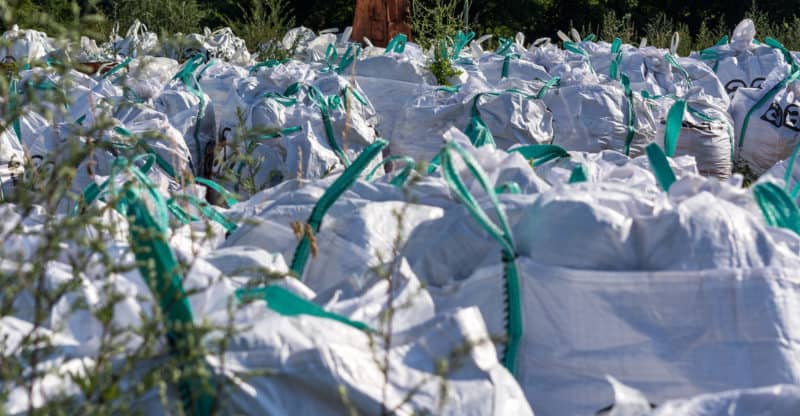 Asbestos Imports Surge as White House Moves to Keep the Carcinogen Legal